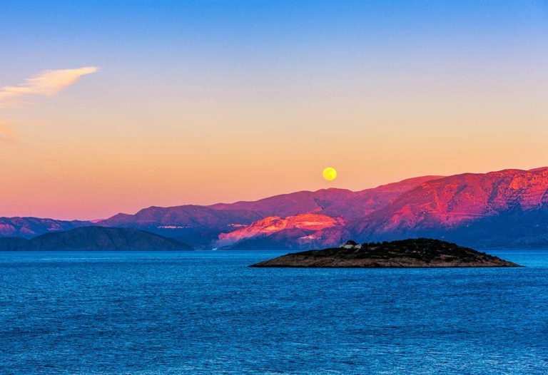 august-full-moon-in-crete-the-syntopia-blog